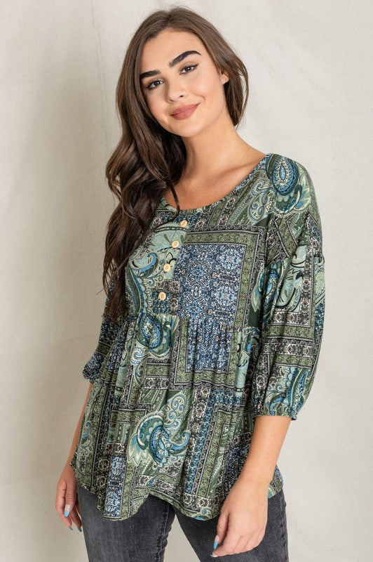 EG Fashion Plus Button Accent Paisley Top