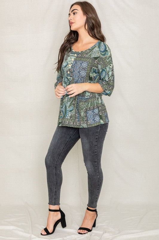 EG Fashion Plus Button Accent Paisley Top