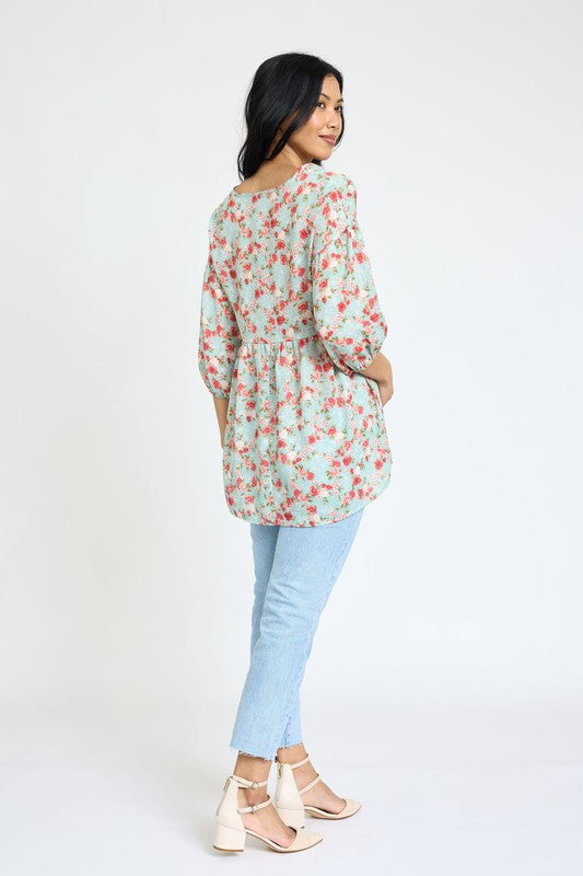EG Fashion Lightweight Button Accent Ditsy Floral Tunic