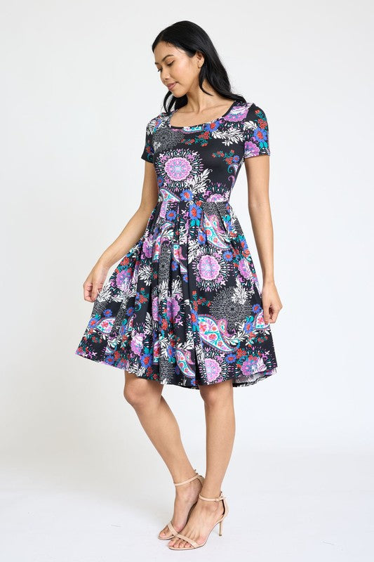 EG fashion Medallion Short Sleeve Pleated Midi Dress