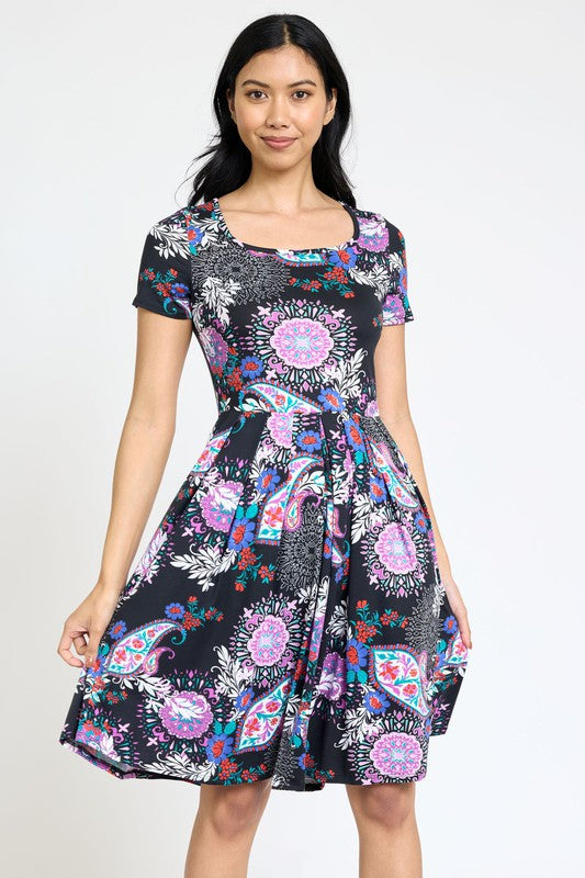 EG fashion Medallion Short Sleeve Pleated Midi Dress