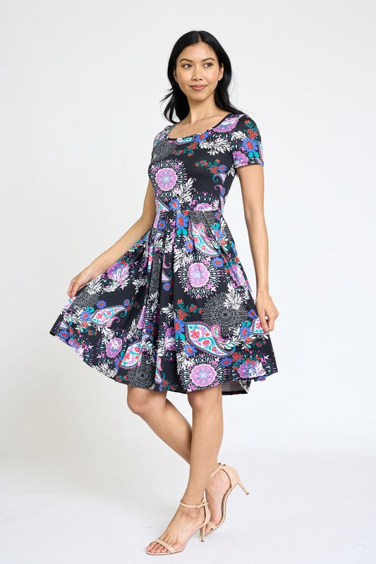 EG fashion Medallion Short Sleeve Pleated Midi Dress