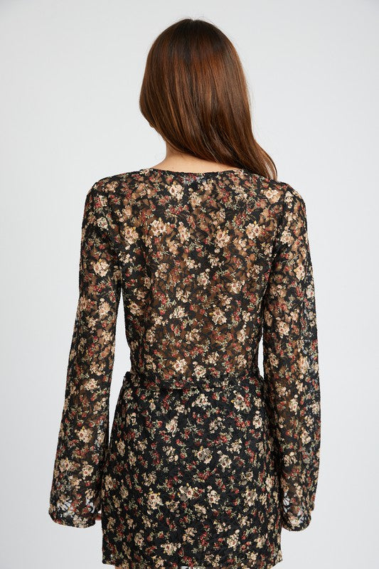 Emory Park BELLL SLEEVE CROPPED TOP