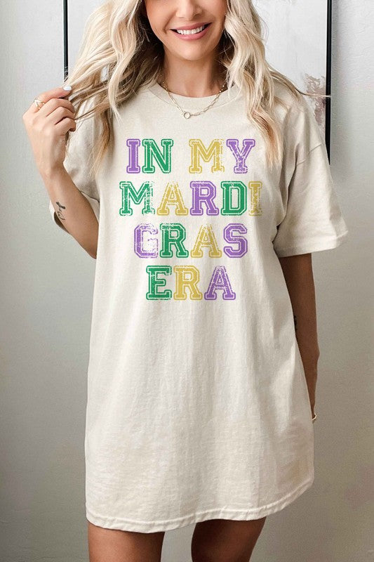 IN MY MARDI GRAS ERA OVERSIZED GRAPHIC TEE