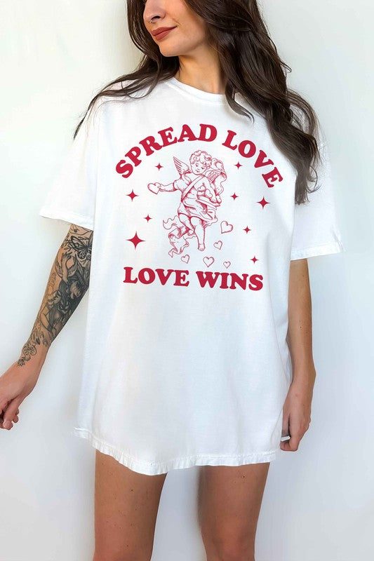 SPREAD LOVE WINS VALENTINES OVERSIZED GRAPHIC TEE