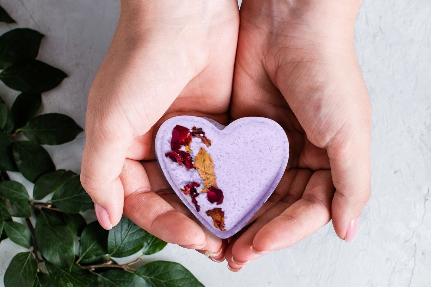 Bath Bombs with CBD -  5 Hearts Shaped with CBD - in a Gift Box - Can be personalized. (THC free) by Lizush