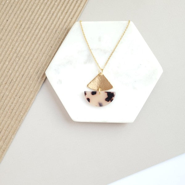 Spiffy & Splendid Ava Blonde Tortoise Necklace
