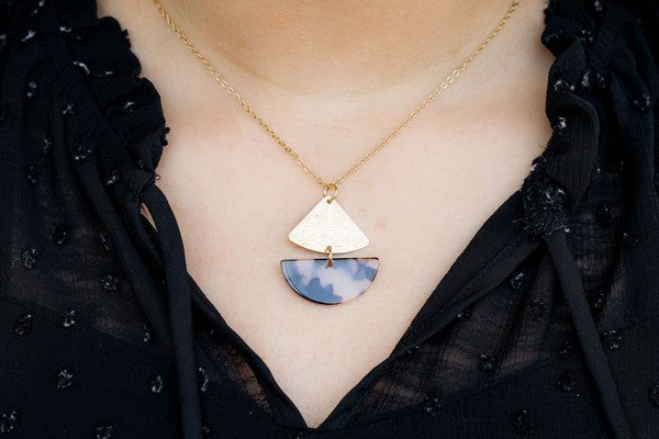 Spiffy & Splendid Ava Blonde Tortoise Necklace