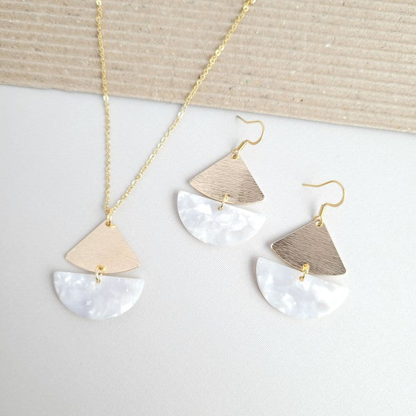 Spiffy & Splendid Ava Pearl Necklace