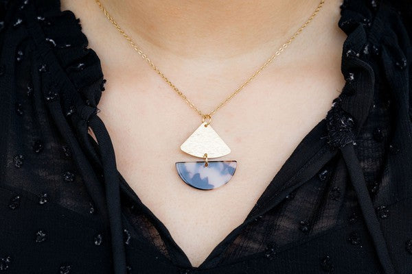 Spiffy & Splendid Ava Pearl Necklace