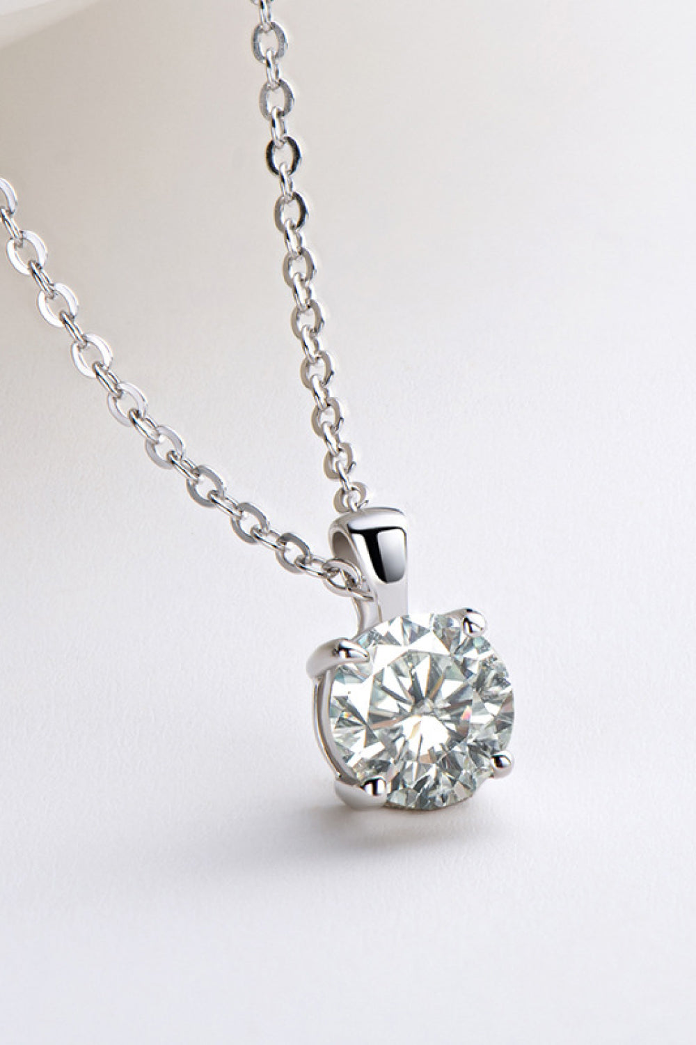 Moissanite Chain-Link Necklace Image4