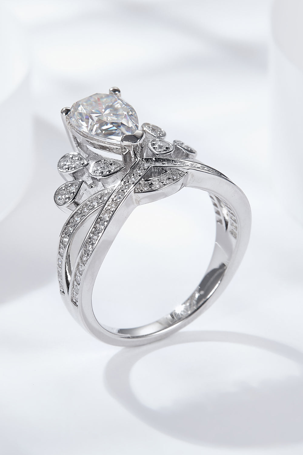 Moissanite Crown-Shaped Ring Image2