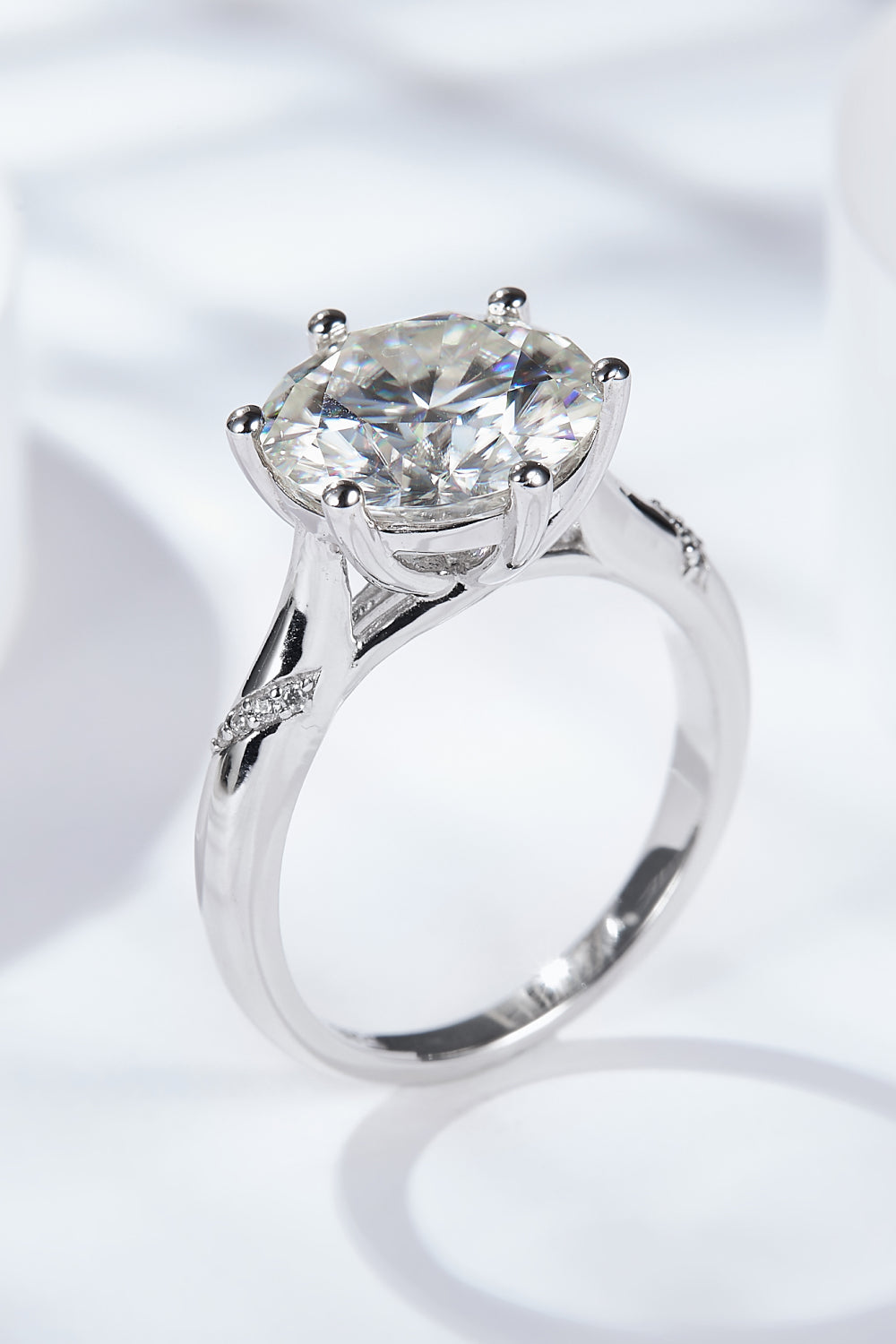 Moissanite Solitaire Ring Image2