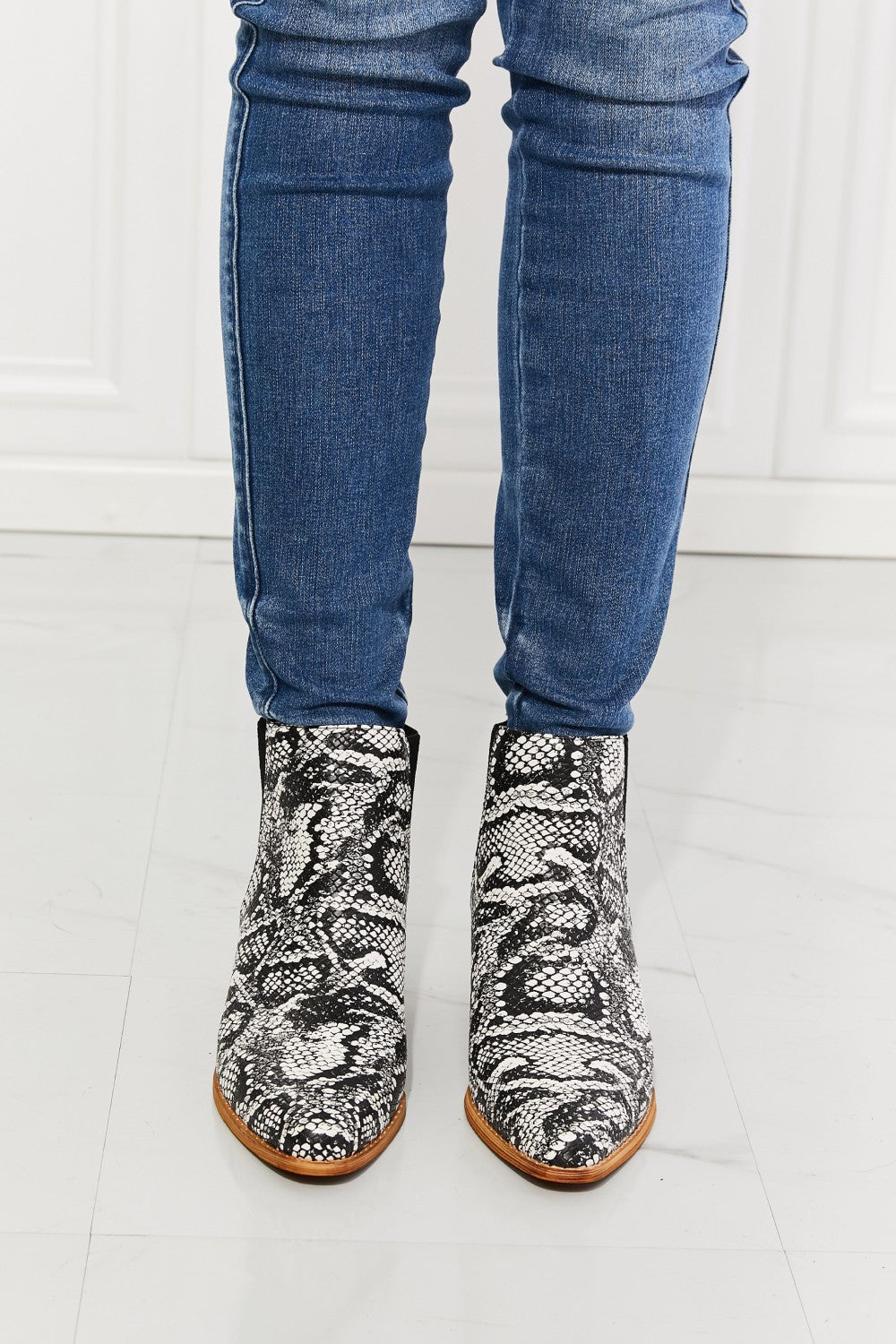 Mmshoes Back At It Point Toe Bootie In Snakeskin